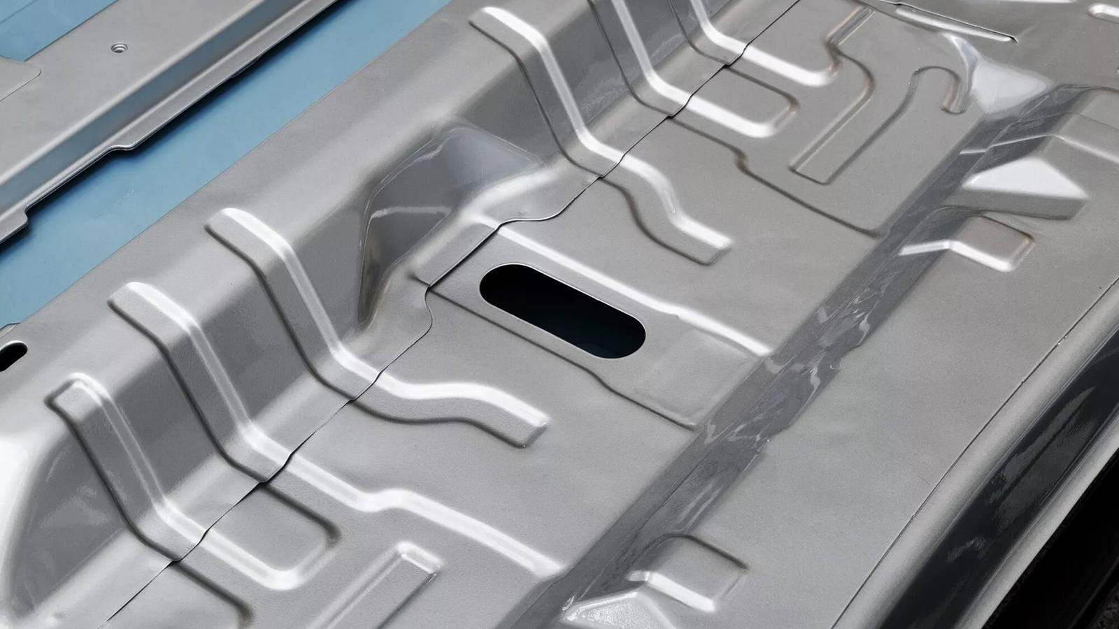 Renault: Τεχνολογία μειώνει το χρόνο κατάσβεσης φωτιάς στα ηλεκτρικά 